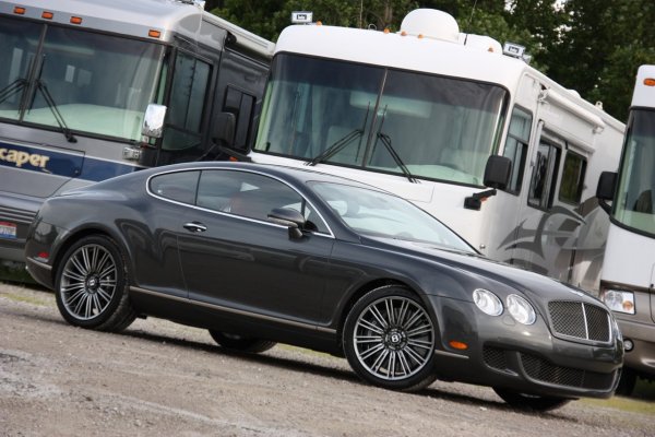 Това е постигнато чрез промени в окачването и в електронното управление на двигателя, както и в повечето системи на автомобила. 