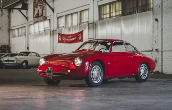 В Zagato италианецът създава и модела Alfa Romeo Giulietta SZ Coda Tronca, който поразява с елегантния си и аеродинамичен дизайн. Днес цената на един такъв автомобил е най-малко 500 000 долара.
