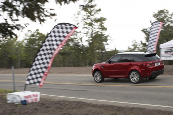 Range Rover Sport с рекорд на "Пайкс Пийк"