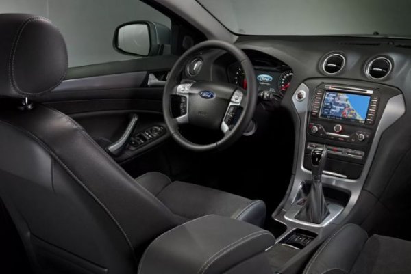 Напълно логично е някои от агрегатите да създават проблеми и съответно да се налага ремонт. При Mondeo IV има такива, които струват доста пари. Сред тях е кормилната рейка, която често създава проблеми. Нейният ремонт (да не говорим за евентуална замяна) не е никак евтин. 

Същото се отнася и за още някои части от модела, които никак не са евтини. Например, моторчето на задната чистачка или бутонът за подгряване на седалките. Тяхната поправка или замяна излиза скъпо.