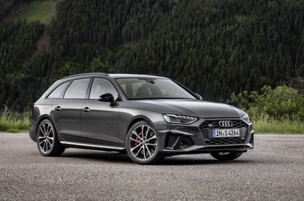 В гамата на A4 Avant има версии с бензинов и дизелови мотор с 4 цилиндъра, чиято мощност варира от 150 до 265 к.с. в първия случай, и от 136 до 204 к.с. във втория. На върха на гамата е разположен вариантът A4 Avant 50 TDI quattro tiptronic, чийто 3,0-литров дизел при Audi S4 Avant развива 374 к.с. и 700 Нм.

Тази версия ускорява от 0 до 100 км/ч за 4,7 секунди и развива максимална скорост от 250 км/ч. А ако това на някой му се струва малко, може да се насочи към Audi RS 4 Avant c бензинов 2,9-литров битурбо V6, който развива 450 к.с. и 600 Нм. Той се изстрелва от 0 до 100 км/ч за 4,1 секунди.