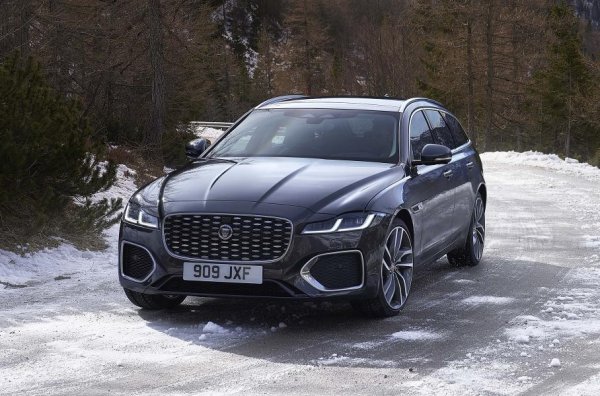 В последно Jaguar прави предимно гръмки изявления, от които става ясно, че компанията я очакват огромни промени. През 2025 година тя трябва да се превърне в производител само на електромобили, като едновременно с това започне да се конкурира с Bentley и Aston Martin, а не с голямата германска тройка, както е досега. Това ще доведе до подмяна на цялата гама, което означава и край на комбито XF Sportbrake.

Засега обаче то остава в производство и продажба, като се предлага едновременно с бензинови и дизелови турбомотори с 4 цилиндъра от семейството Ingenium. Дизелите са част от хибридна система, като са комбинирани с 8-степенен автомат ZF и задвижване на четирите колела (по желание). Топ-версията на модела разчита на 300 к.с. и 400 Нм, като ускорява от 0 до 100 км/ч за 6,2 секунди.