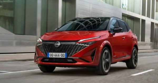 Спрямо 2023: 52% ръст

След известно разколебаване в предишните години, Qashqai се върна между най-продаваните кросоувъри в България (на седмо място, със 78% ръст). Добре вървят и продажбите на по-големия X-Trail. Проблемът на Nissan е, че гамата на практика се свежда до тези два модела и малкия Juke. Интересът към електрическите Leaf и Ariya e символичен, а популярни някога у нас модели като Micra и Navara вече не се предлагат. 

Най-продавани модели:
Qashqai - 724
X-Trail - 293
Juke - 164
Ariya - 18
Leaf - 6
