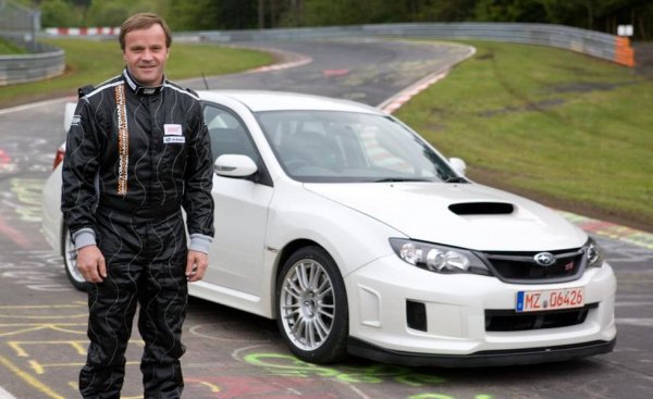 Още от дебюта му през 2007 фокусът на WRX STI беше повече върху управляемостта, отколкото върху суровата мощ. Това щеше да му осигури добър резултат на Ринга, дори и зад волана да не седеше самият Томи Макинен. 

Година: 2010