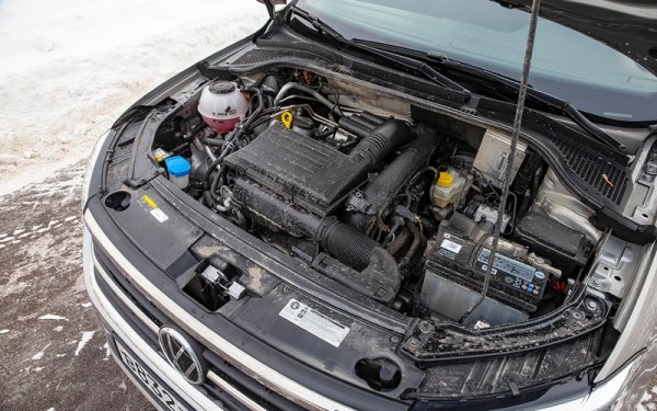 1305 кг собствено тегло
9.0 секунди 0-100 км/ч
208 км/ч максимална скорост
5.5 литра среден разход, смесен цикъл
125 к. с. мощност при 5000 об/мин
200 Нм макс. въртящ момент при 1400 об/мин
Предно предаване
7-степенен автоматик с двоен съединител
Макферсон отпред, торсионна греда отзад
гуми: 195/55 R16