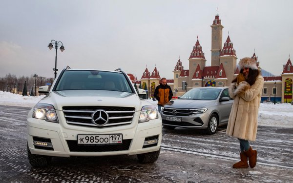 Малко неочакваният извод е, че 10-годишният Mеrcedes излиза по-евтин за експлоатация от чисто новото Polo. Естествено, тук има едно голямо "но": сметката е направена без непланови ремонти - каквито при една нова кола са рядкост, но при десетгодишната са доста вероятни. 
Но пък премиум моделът на старо има друго предимство: запазва доста по-добре стойността си, докато новият масов автомобил се обезценява в мига, в който напуснете шоурума с него. При това Polo е от колите, които най-малко се обезценяват в своя клас. 
