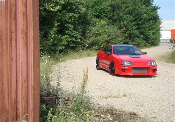 Toyota Celica GT-Four преоблечена като Supra 