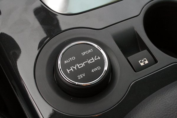 Peugeot 3008 HYbrid4