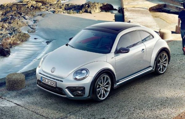 Подобна подборка няма как да мине без &bdquo;народния автомобил&ldquo;, който се произвеждаше в продължение на 65 години &ndash; първо в Германия, а след това и в Бразилия. 

Нейната съвременна интерпретация беше показана през 1998 г. Удивително е, че известно време приемникът се произвеждаше заедно с предшественика си.

Период на производство на оригиналния модел: 1938 &ndash; 2003 г. 

Период на производство на възродения модел: 1998 &ndash; 2019 г. (две поколения)