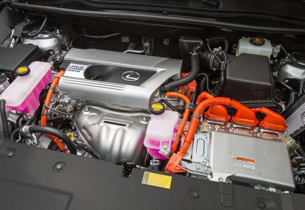Хибридният NX 300h с 2,5-литров двигател се счита за най-безпроблемен. Единственото нещо, на което трябва да се обърне внимание, е водната помпа, както при стандартния двигател с атмосферно пълнене.