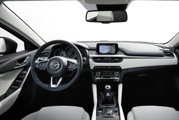 Сред неоспоримите предимства на Mazda 6 са:

&bull;	възможността за спортно задвижване благодарение на настроеното окачване и твърдото тяло;

&bull;	модерен и изразителен външен вид благодарение на стилния дизайн;

&bull;	възможността за икономичен разход на гориво;

&bull;	рискът от скъпи ремонти намалява при атмосферни двигатели, които нямат турбина.

На вторичния пазар този модел е търсен, тъй като се продава доста активно на търгове.
