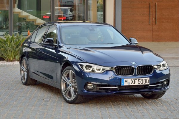 Това е технологично напреднал, удобен и динамичен автомобил, характеризиращ се с ежедневен спортен характер и особен характер. Напоследък са въведени специални промени в модела, благодарение на които той започва да бъде търсен. 