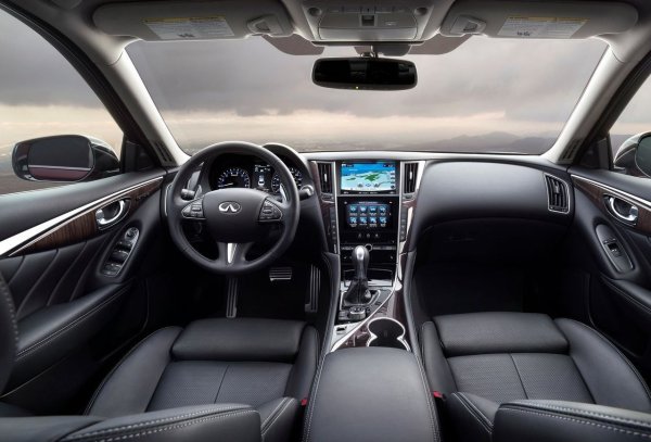 Неоспоримите предимства на такъв модел включват:

&bull;	отзивчиво и прецизно управление с отлично управление благодарение на системата Direct Adaptive Steering System;

&bull;	надеждни и мощни двигатели, които съчетават надеждност и висока производителност;

&bull;	интериор с премиум качество с добра шумоизолация и удобни седалки;

&bull;	използването на иновативни технологии под формата на камери със съраунд вираж, адаптивен круиз контрол и системата ProPILOT Assist;

&bull;	Хибридната версия на колата има сравнително нисък разход на гориво.
