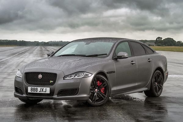 Jaguar XJR575