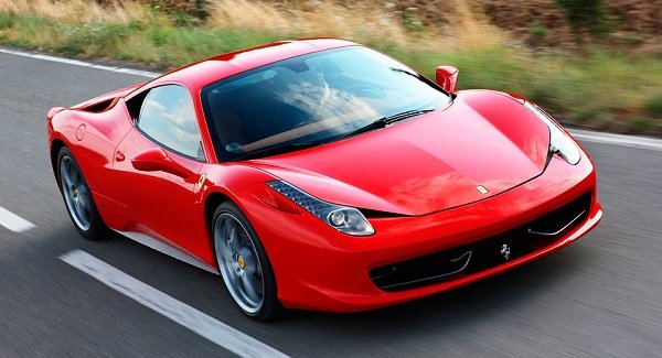 Последното място заема Ferrari 458 Italia, чийто дизайн е създаден с помощта на Михаел Шумахер. Моделът се характеризира също с добрата си аеродинамика, като получава признание от Top Gear за техническите си показатели. Търсенията на култовия модел в интернет са 256 590.  

