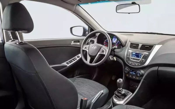 Независимо от поколението и модела, кутията има класически селектор. В някои модели, например при Kia Ceed, предавките могат да се сменят с помощта на превключвателите с лопатки.

И въпреки че скоростната кутия няма слаби места, тя не обича активно шофиране и приплъзване. С правилна грижа и нормална работа, автоматикът A6GF1 лесно издържа на пробег от 300 000 до 350 000 км.
