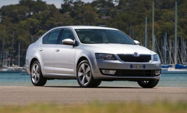 Най-добрата опция сред автоматичните трансмисии, срещана сред автомобили от по-ниски класове, е Aisin TF-60SN, която е много популярна. По-специално, под името AQ250, тя беше инсталиран на най-популярните модели на Volkswagen и Skoda. В комбинация с атмосферен 1.6 двигател, може да се намери на Volkswagen Polo, Skoda Rapid, Octavia, Karoq и други автомобили.

Скоростната кутия се оказа много надеждна, но само ако я третирате правилно: автоматичната скоростна кутия е много чувствителна към чистотата на работната течност. За пълна подмяна са необходими 7 литра маркова течност G 052 025 A2.
