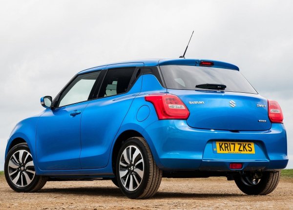 13. SUZUKI SWIFT: 21 501 ЛЕВА // С новия 1.2 DualJet мотор на Suzuki, този Swift е една от най-бързите коли в нашата класация, със "само" 11.9 секунди от 0 до 100 км/ч. Оборудването дори и на базовото ниво е доста щедро: климатик, електрически стъкла и огледала, автоматични светлини, радио със CD, MP3, USB, LED светлини и кожен волан. 

Мощност: 90 к. с.
Максимална скорост: 180 км/ч
Ускорение 0-100 км/ч: 11.9 секунди
Среден разход: 4.3 л

