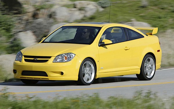 Превключвателят за запалване при първото поколение Cobalt е проектиран по такъв начин, че да може лесно да се върти вътре в цевта, без да бъде докосван с ръка. И когато това стане, двигателят изгасва, а сервоусилвателят на волана, спирачките и въздушните възглавници не работят. Резултатите са ужасяващи, а General Motors реагира твърде бавно на проблема. Последваха искове и съдебни дела, заради които концернът плати огромни глоби. Проблемът засегна близо 5 млн коли, в това число и  Chevrolet HHR, Pontiac Solstice, Saturn Ion и Saturn Sky.