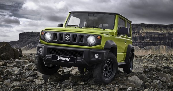 След като бе прогонено от Европа заради новите тавани за емисиите, очарователното Jimny намери вратичка, през която да се върне - като се раздели със задните си седалки и се регистрира като лекотоварно (LCV). Ако можете да преживеете само двете места, това си е все същият високопроходим дребосък с 1.5-литров мотор, 103 коня мощност, солиден просвет и трансферна кутия. И имайте предвид, че вратичката скоро ще се затвори. 
