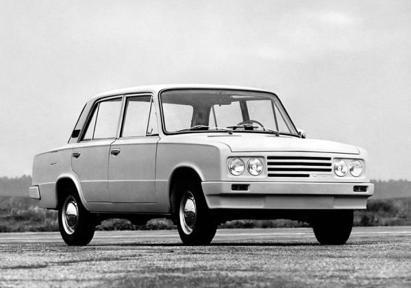 Още един от проектите на Porsche Engineering, който е отхвърлен. Неговата цел е модернизиране на модела ВАЗ-2103, като е готов през 1976 г. В бившия Съветски съюз обаче не харесват радикалния подход на немците, който предвижда основна промяна на външния вид. По същото време ВАЗ предлага свой проект, който е много по-евтин. Съответно той е одобрен и се използа.
