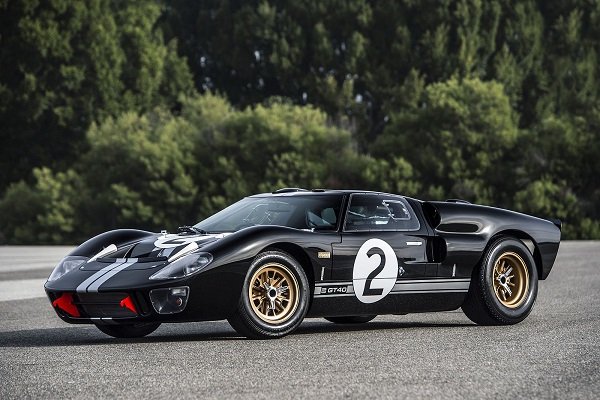 Юбилейна реплика на Ford GT40 MKII