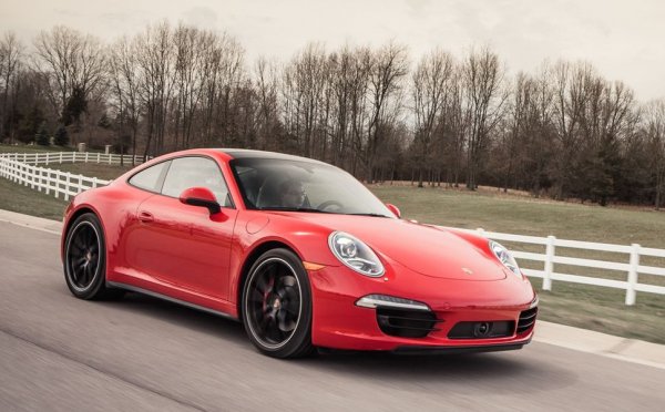 Поредното първо място за спортния модел на Porsche, който обаче има и най-малкия среден пробег от всички разглеждани в класацията - едва 49 000 км, за които 911 дава средно 4.1% дефекти.
