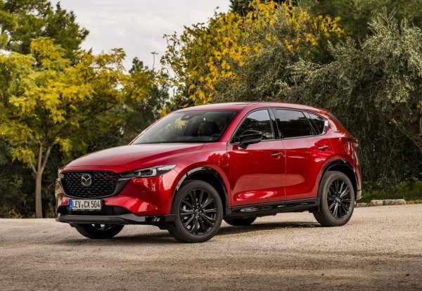 Тип: 2.0 / 2.5 атмосферен

Мощност: 120–194 к.с.

Модели: Mazda 3, CX-30, CX-5, Mazda 6

Защо е сред лидерите: SkyActiv е доказателство, че атмосферните автомобили все още могат да се конкурират с моделите с турбо. 
