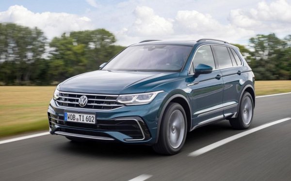 Най-продаваният компактен кросоувър в Европа е достатъчно популярен и в Русия (първо място по сделки през 2021 година). На руския пазар базовият вариант е с бензинов мотор със 125 конски сили и ръчни скорости. Неговата цена е 1.969 милиона рубли, или 43 810 лева. 
