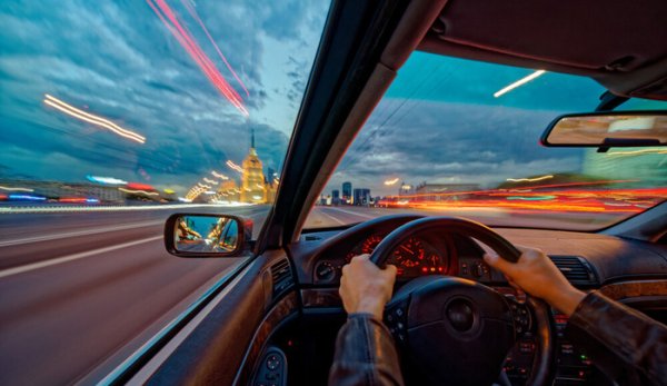 Най-честата причина за неизправност на системите за безопасност и електронните устройства в съвременните автомобили е механичното повреждане на амортисьорите поради прекомерно натоварване на шарнирните механизми.

Неправилната експлоатация, агресивното шофиране и пренебрегването на правилната поддръжка могат да доведат до пукнатини, отчупвания и корозия в компонентите на окачването. Механичните повреди по компонентите на окачването пречат на правилното функциониране на спирачната система, което води до вибрации на автомобила и увеличен спирачен път.
