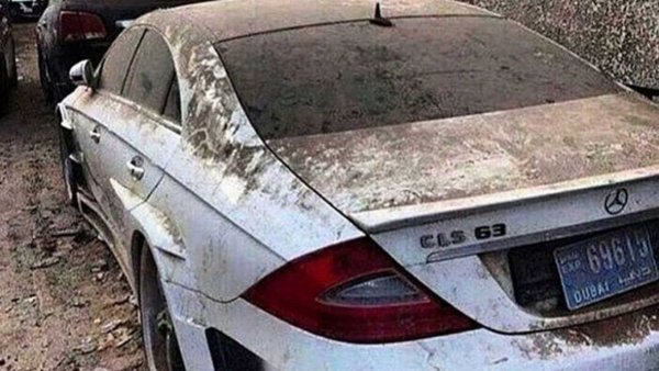 Оборудван с атмосферен 6.2-литров V8 двигател с мощност от 515 к.с., германският автомобил осигурява ускорение от 0 до 100 км/ч за 4,5 секунди, а максималната му скорост е електронно ограничена на 250 км/ч.