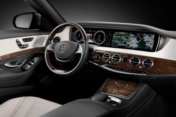 Mercedes S-Class дебютира в Хамбург