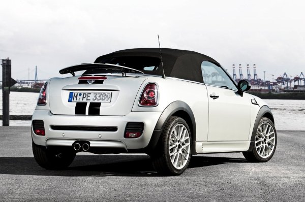 Roadster, който има подвижен твърд покрив, изглеждаше много по-спортно от кабриолета, но и двата модела ясно въплътиха картинг-усещането, с което са популярни съвременните модела на марката. Те наистина не са толкова практични, но пък се намират за по-малко от 10 000 евро. Ако искате по-мощните версии, включително John Cooper Works с 211 к.с., ще трябва да увеличите бюджета си до 16 000 евро.