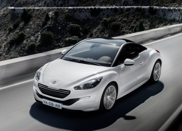 По ирония на съдбата този автомобил беше определен като &bdquo;Audi TT за бедните&ldquo;, което всъщност си е истински комплимент. Красивото френско купе е изградено на базата на първото поколение на модела 308 през 2010 година притежава цялата привлекателност на спортен автомобил. Благодарение и на впечатляващи &bdquo;декоративни&ldquo; елементи като алуминиеви покрития или прибиращ се електрически спойлер, този автомобил успя да завладее феновете.