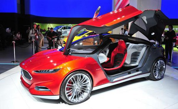 <p><strong>Най-добрите концепции на автомобили за 2011 </strong><br /><br />Концептуалният Ford Evos, който ще бъде показан на автомобилното  изложение във Франкфурт, представя новия глобален дизайн на следващото  поколение продукти на Ford &ndash; леки, мултифункционални автомобили и  кросоувъри. Evos има каросерия тип fastback, която демонстрира динамика и  отличаващ я стил от конкуренцията. Интериора е футуристичен що се  отнася до таблото, докато волана е относително стандартен.  	<br /><br /><a href="http://www.automedia.bg/search/?cx=002410455876641964495%3A9pjna_gcbea&amp;cof=FORID%3A10&amp;ie=UTF-8&amp;q=Ford+Evos&amp;sa="><strong>ВИЖ ОЩЕ </strong></a></p><p>&nbsp;</p>