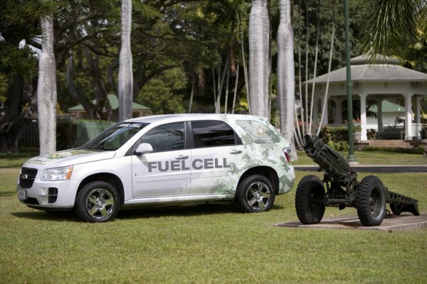 Водородни джипки Chevrolet Equinox за американската армия