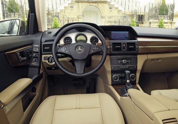 Днес високо се ценят страхотното му покритие, просторният интериор и наличието на части. Разходите за поддръжка и шумната работа на четирицилиндровите дизели са по-слаби, но самият дизайн издържа перфектно изпитанието на времето.