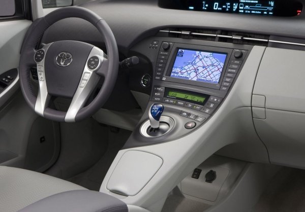 Няколко дефекта, като течове от уплътненията на главата, се появяват само при пробег от четвърт милион километра. Тяговите батерии, които първоначално бяха проблем, се оказаха изключително здрави.