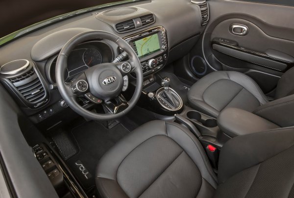 Сред кутиите е по-добре да изберете автоматик. Механиката не е толкова надеждна. Единственото нещо, което трябва да запомните, когато работите с Soul с автоматична скоростна кутия, е, че трансмисията A6GF1 е много чувствителна към качеството на маслото, което трябва да се сменя на всеки 50 000 км.