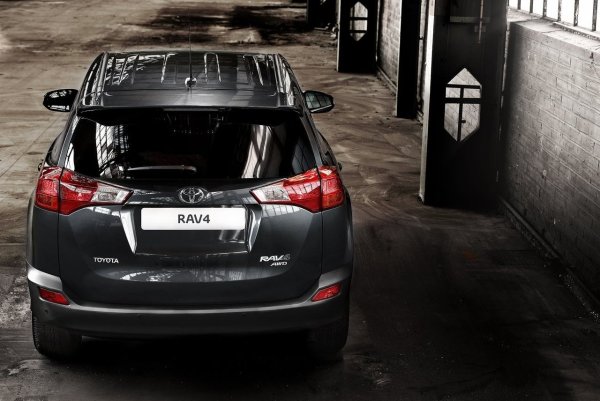 Въпреки изброените недостатъци, четвъртото поколение Toyota RAV4 остава един от най-предвидимите и надеждни кросоувъри на вторичния пазар. Основното е да не вярвате в мита за &bdquo;вечната Toyota&ldquo; и да не пестите от поддръжка. Редовната диагностика, честата смяна на течности и навременните дребни ремонти ще помогнат да се избегнат големи разходи. 
