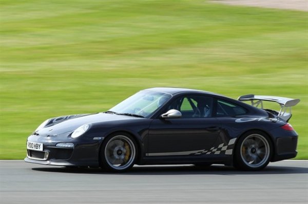 Кадри от конкурса Britain&rsquo;s Best Driver&rsquo;s Car 2010 на Аutocar. Победител е Porsche 911 GT3 RS.
