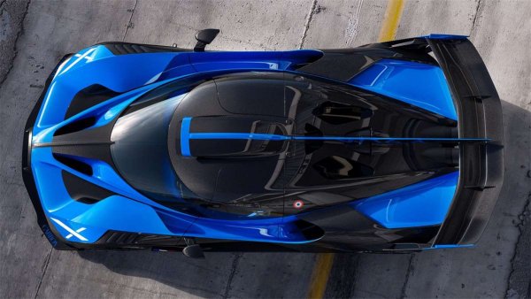 Пистов модел, създаден в един екземпляр. Разчита на 8-литров W16 двигател с мощност 1826 к.с. и 1850 Нм максимален въртящ момент. Ускорението до 100 км/ч отнема 2,2 сек, а максималната скорост е 500 км/ч.
