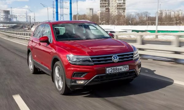 Германците си създадоха неособено добра репутация заради роботизираните кутии с двоен съединител (DSG), особено ранните им версии. Но при някои версии на Tiguan като алтернатива се среща 6-степенният хидротрансформатор за напречно разположени двигатели, разработен от Aisin под кодовото име TF-60SN. Среща се и при Jetta, Transporter, различни модели на Skoda, Audi и Seat, а също при Mini Cooper от 2005-2011, rи даже при BMW X1 (версиите с трицилиндров мотор). 
