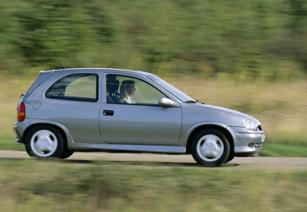 Opel Corsa B GSi (1993).