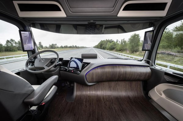 Mercedes-Benz Future Truck 2025 