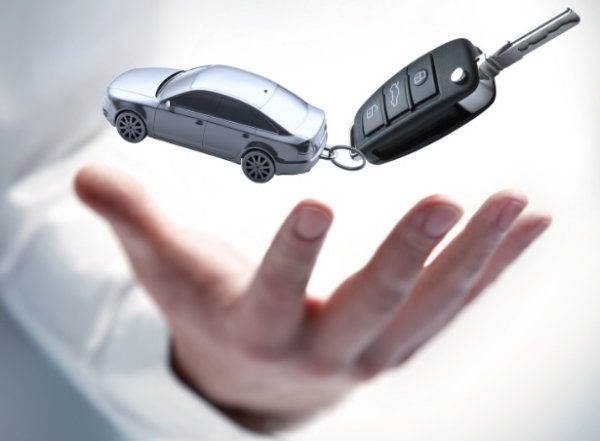 Индустрията премина от класическия метален ключ към все по-високотехнологични начини за достъп до автомобила и запалването му. В днешни дни дори носенето му в джоба се смята за досада. Отварянето и паленето става чрез вашия смартфон, пръстови отпечатъци или разпознаване на лице и ретина.
