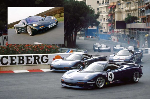 Възприеман като пионер: McLaren F1 (1994 година)

Действителен пионер: Jaguar XJR-15 (1990 година)

McLaren F1 (на вграденага снимка) беше първата шосейна кола, замислена като такава, която включва цяла каросерия от въглеродни влакна. Но въглеродните влакна са били използвани в пътни автомобили и преди (по-специално Ferrari F40), но една друга машина бе първата изцяло въглеродна  шосейна кола - Jaguar XJR-15.

Дали това е измама, трудно може да се определи, защото тя е е базиран на състезателната кола XJR-9 Group C. И по-скоро е нейна шосейна версия, но няма как да се отрече факта, че са произведени няколко бройки, които са регистрирани само за използване по пътищата.