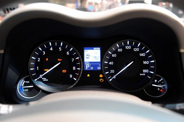 Nissan Fuga Hybrid / Токио 2009