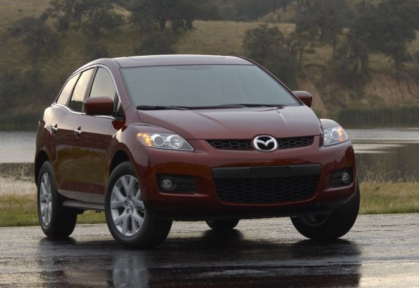 Отново става дума за екземпляри на 13–15 години с пробег 150–200 хиляди км. Повечето варианти са със задвижване на четирите колела. Предно предаване и ръчни скорости почти не се срещат. Защитата от корозия е над средната.

Изборът е опростен чрез комбинация от един двигател-една кутия.  Трансмикията Aisin TF-81SC е класифицирана като „неубиваема“ - може да издържи 200 000 км дори без смяна на масло. При двигателя с компресор 2.3 (238 к.с.) ситуацията е по-лоша – гори масло, има малък ресурс на турбокомпресора и фазовия превключвател, а също така не търпи некачествен гориво.