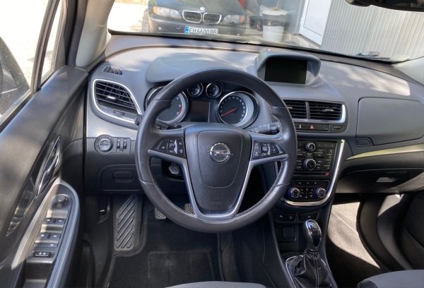 Дизел 1.7 (130 к.с.) е изключително рядък и не се слави с дълъг ресурс. В окачването сачмените лагери и лагерите на колелата бързо се съсипват. Купето перфектно издържа на корозия, оборудването е богато.
Присъда: Не е без проблеми, но е приемлив вариант
